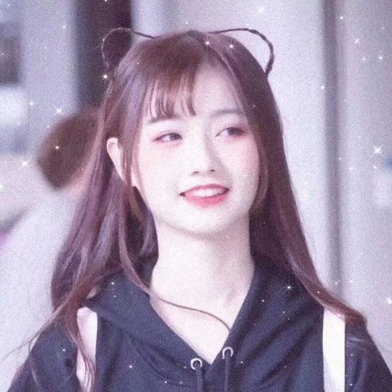 一位站立的人